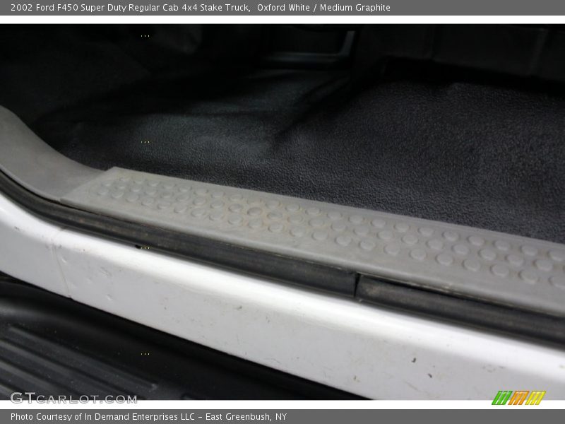 Oxford White / Medium Graphite 2002 Ford F450 Super Duty Regular Cab 4x4 Stake Truck