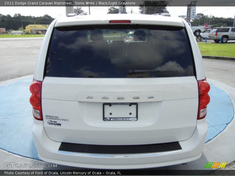 Stone White / Black/Light Graystone 2011 Dodge Grand Caravan Mainstreet