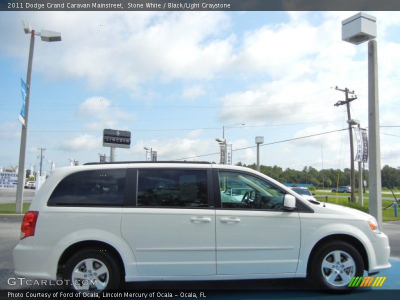 Stone White / Black/Light Graystone 2011 Dodge Grand Caravan Mainstreet