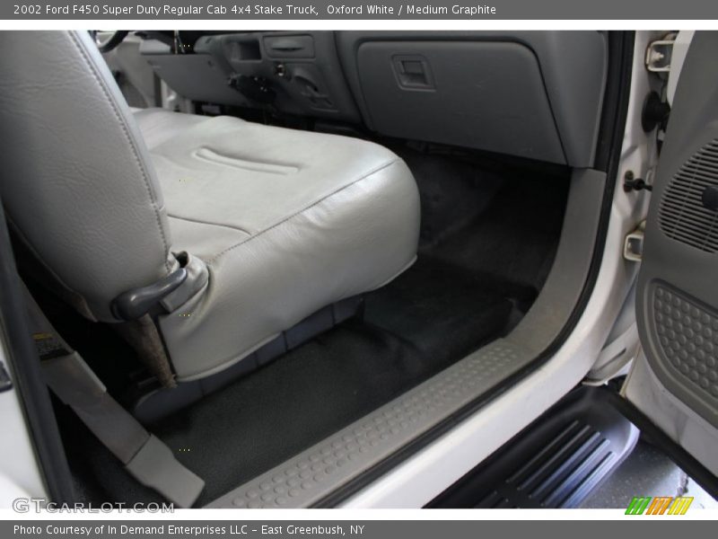 Oxford White / Medium Graphite 2002 Ford F450 Super Duty Regular Cab 4x4 Stake Truck