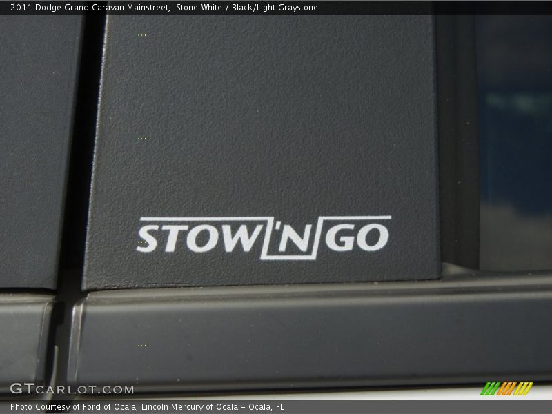 Stone White / Black/Light Graystone 2011 Dodge Grand Caravan Mainstreet