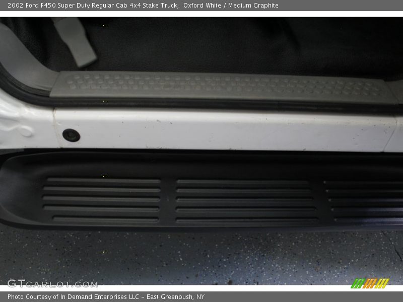 Oxford White / Medium Graphite 2002 Ford F450 Super Duty Regular Cab 4x4 Stake Truck