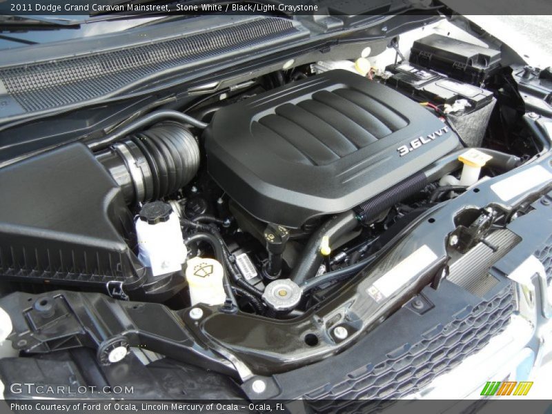 Stone White / Black/Light Graystone 2011 Dodge Grand Caravan Mainstreet