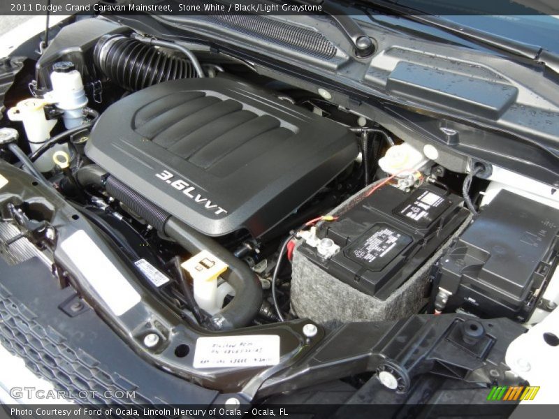 Stone White / Black/Light Graystone 2011 Dodge Grand Caravan Mainstreet