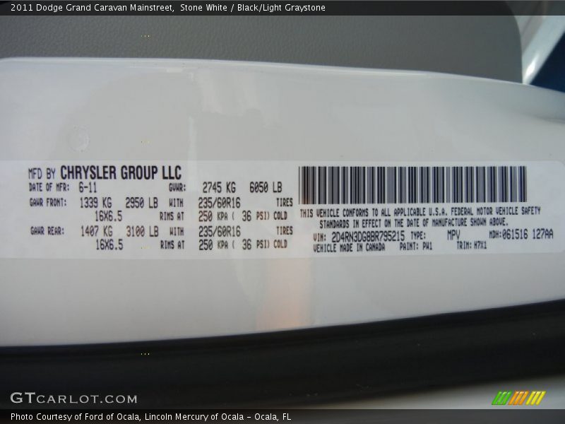 Stone White / Black/Light Graystone 2011 Dodge Grand Caravan Mainstreet