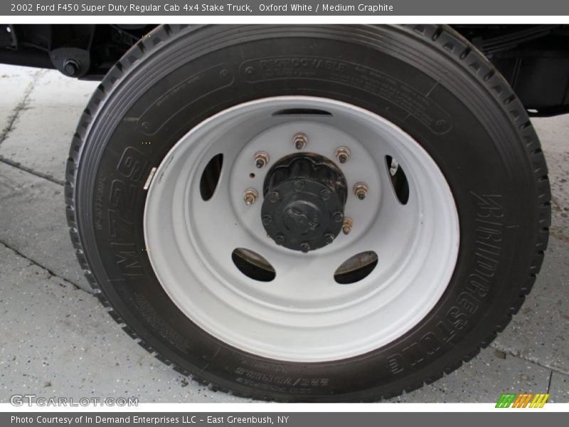 Oxford White / Medium Graphite 2002 Ford F450 Super Duty Regular Cab 4x4 Stake Truck
