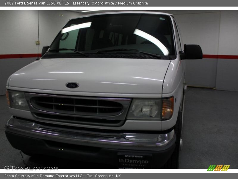 Oxford White / Medium Graphite 2002 Ford E Series Van E350 XLT 15 Passenger