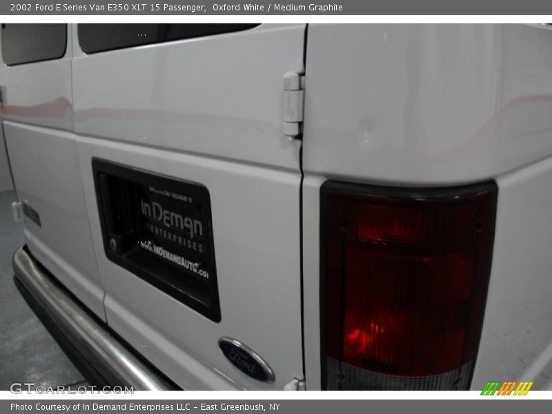 Oxford White / Medium Graphite 2002 Ford E Series Van E350 XLT 15 Passenger