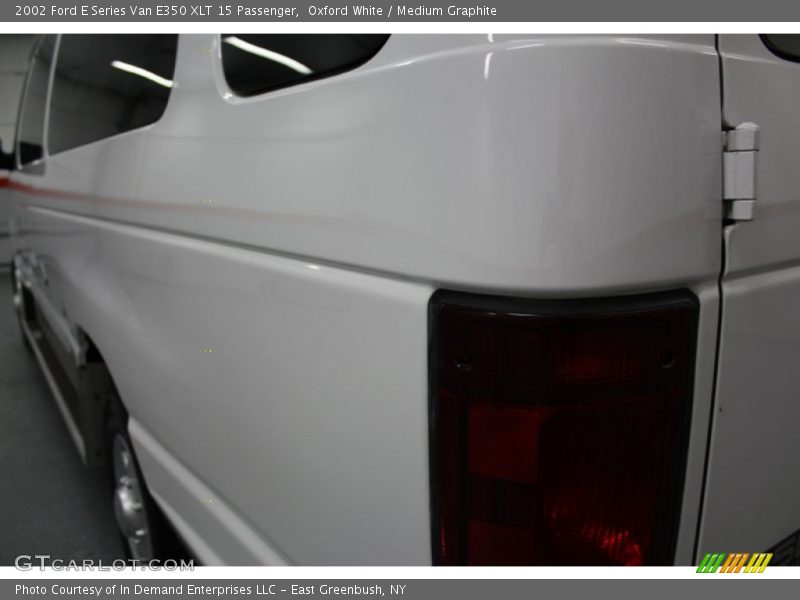 Oxford White / Medium Graphite 2002 Ford E Series Van E350 XLT 15 Passenger