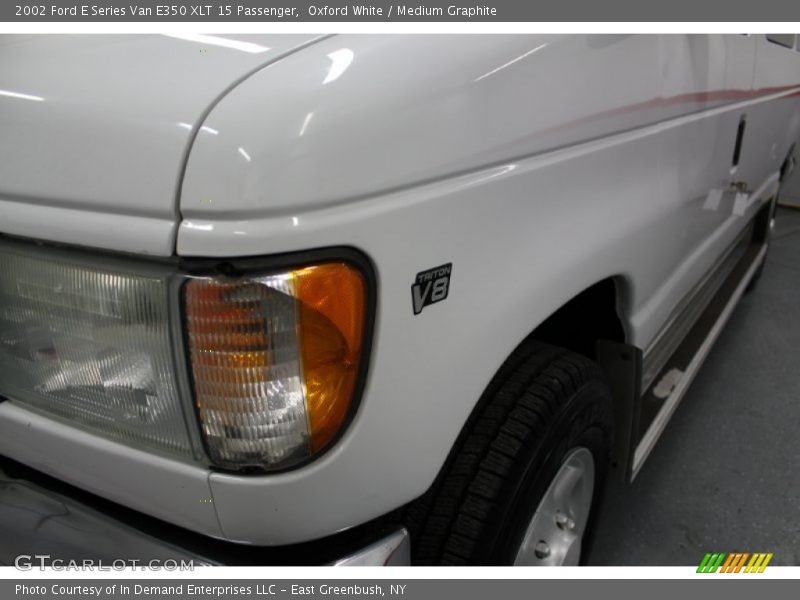 Oxford White / Medium Graphite 2002 Ford E Series Van E350 XLT 15 Passenger