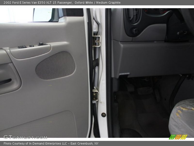 Oxford White / Medium Graphite 2002 Ford E Series Van E350 XLT 15 Passenger