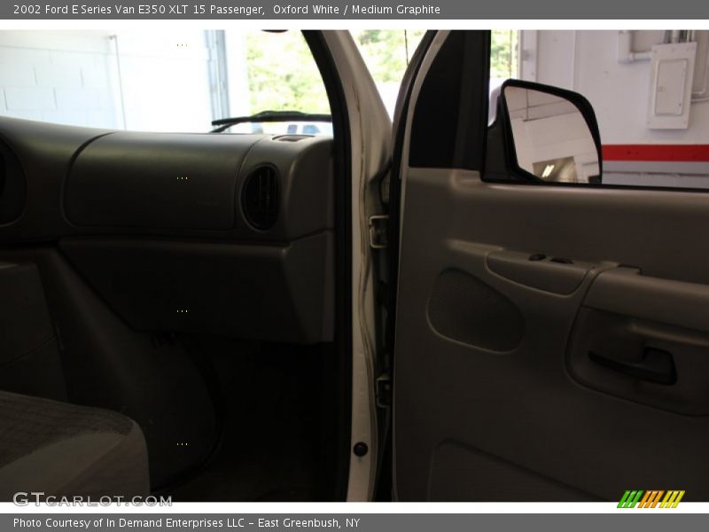 Oxford White / Medium Graphite 2002 Ford E Series Van E350 XLT 15 Passenger