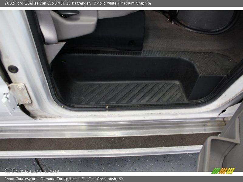 Oxford White / Medium Graphite 2002 Ford E Series Van E350 XLT 15 Passenger