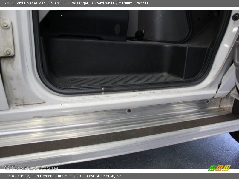 Oxford White / Medium Graphite 2002 Ford E Series Van E350 XLT 15 Passenger