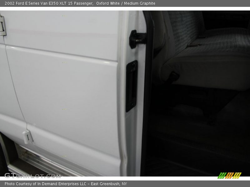 Oxford White / Medium Graphite 2002 Ford E Series Van E350 XLT 15 Passenger