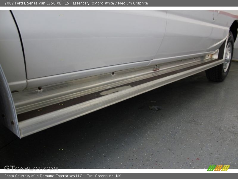 Oxford White / Medium Graphite 2002 Ford E Series Van E350 XLT 15 Passenger