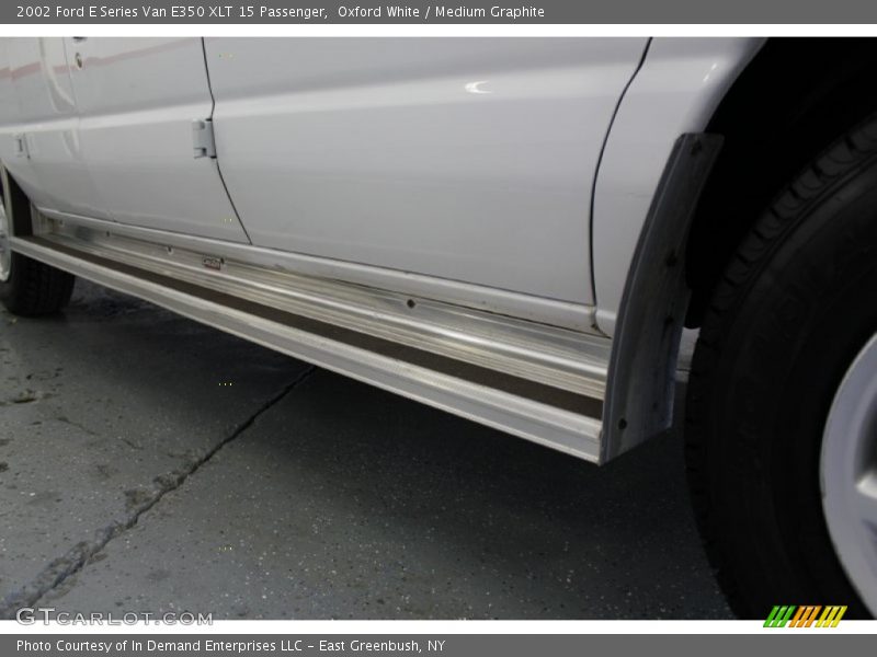 Oxford White / Medium Graphite 2002 Ford E Series Van E350 XLT 15 Passenger