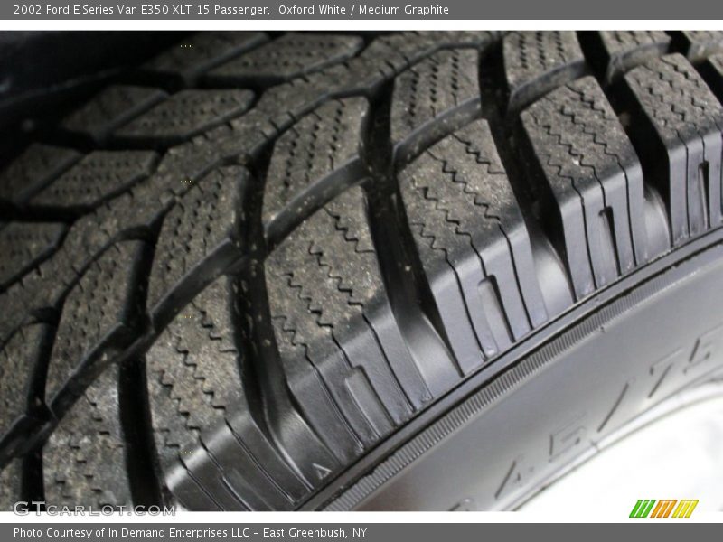 Oxford White / Medium Graphite 2002 Ford E Series Van E350 XLT 15 Passenger