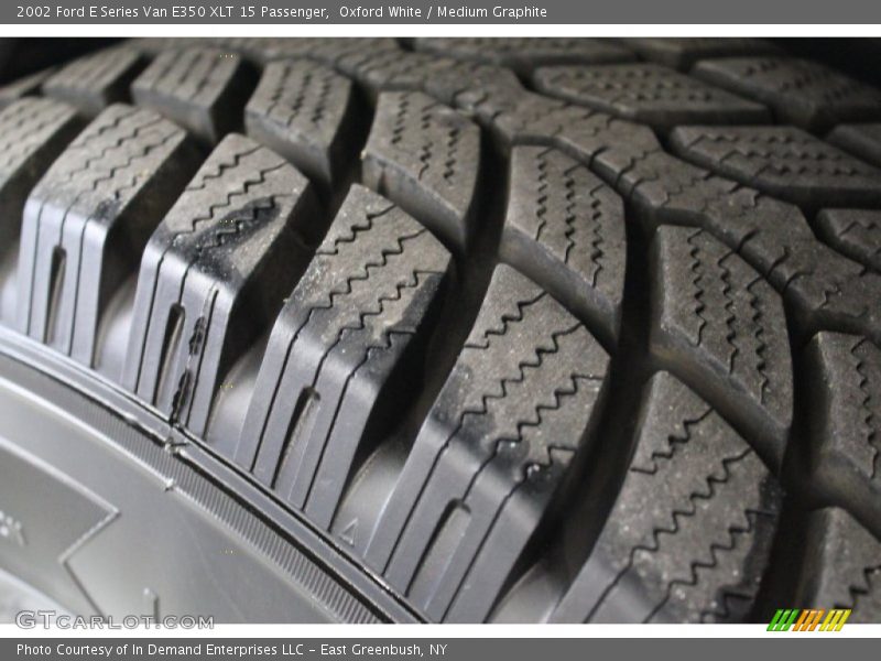 Oxford White / Medium Graphite 2002 Ford E Series Van E350 XLT 15 Passenger