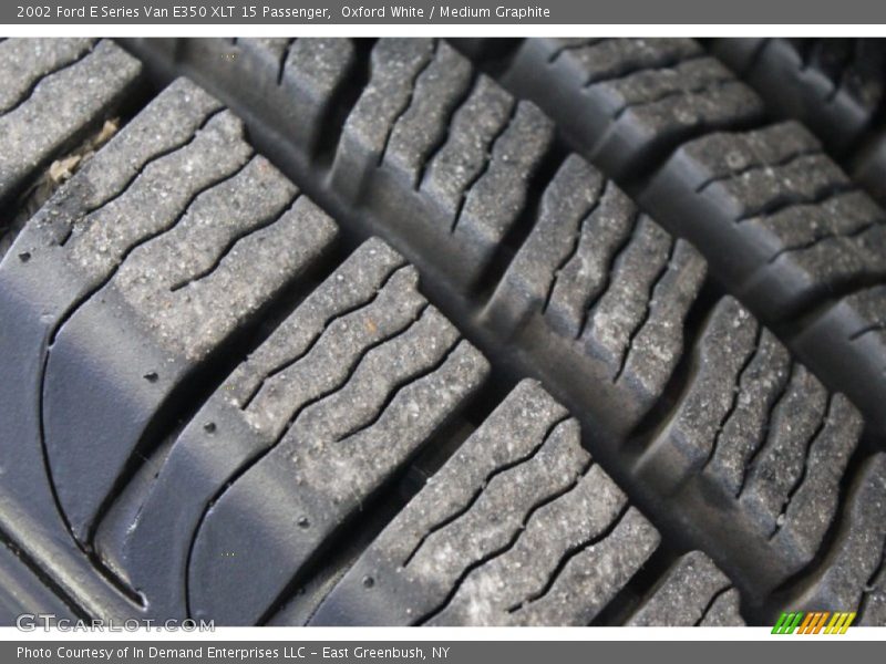 Oxford White / Medium Graphite 2002 Ford E Series Van E350 XLT 15 Passenger