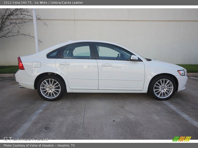 Ice White / Umbra/Calcite Leather 2011 Volvo S40 T5