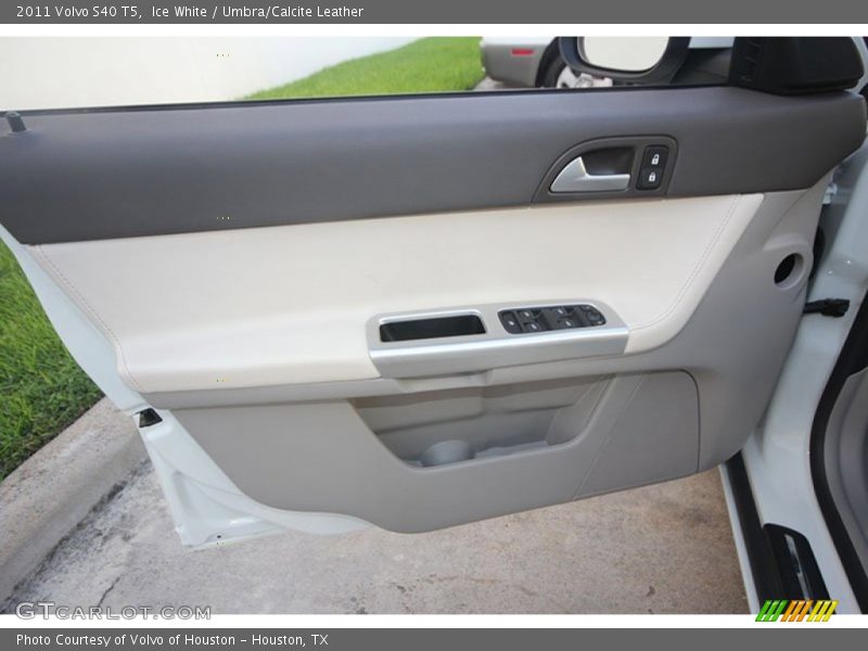 Ice White / Umbra/Calcite Leather 2011 Volvo S40 T5