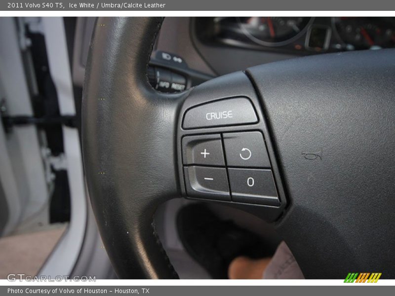 Ice White / Umbra/Calcite Leather 2011 Volvo S40 T5