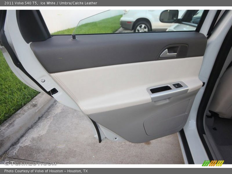 Ice White / Umbra/Calcite Leather 2011 Volvo S40 T5