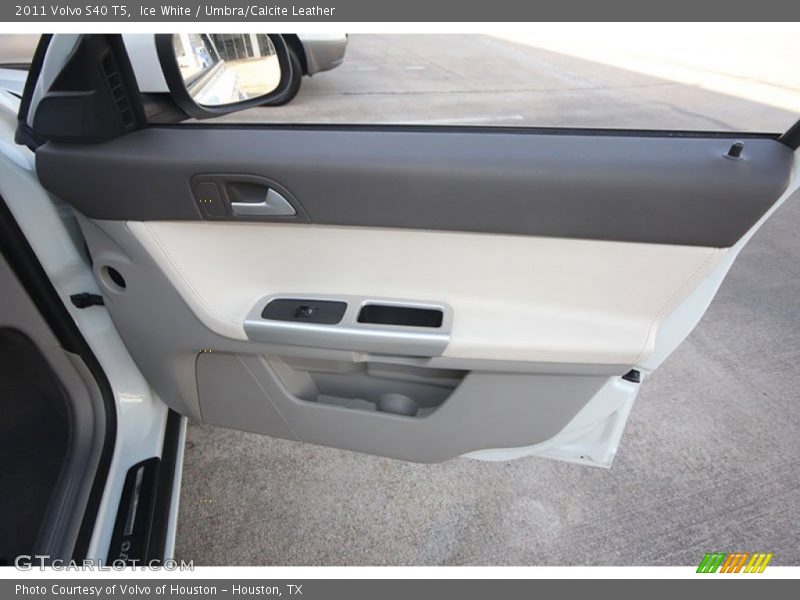 Ice White / Umbra/Calcite Leather 2011 Volvo S40 T5