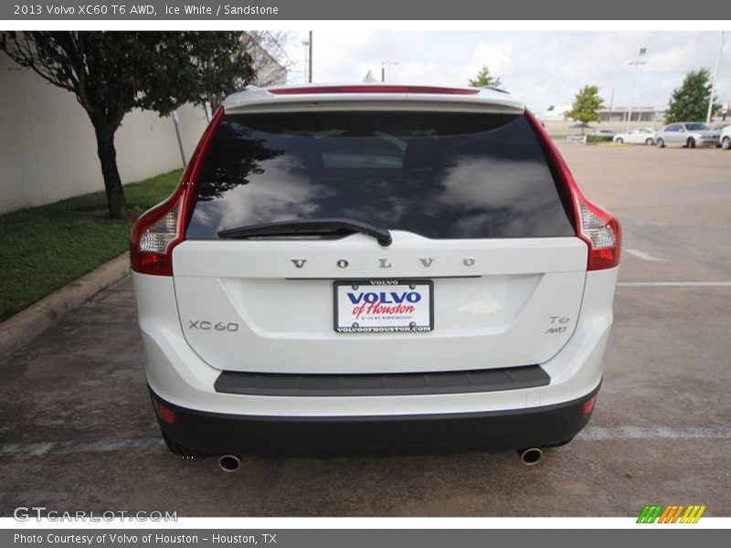 Ice White / Sandstone 2013 Volvo XC60 T6 AWD