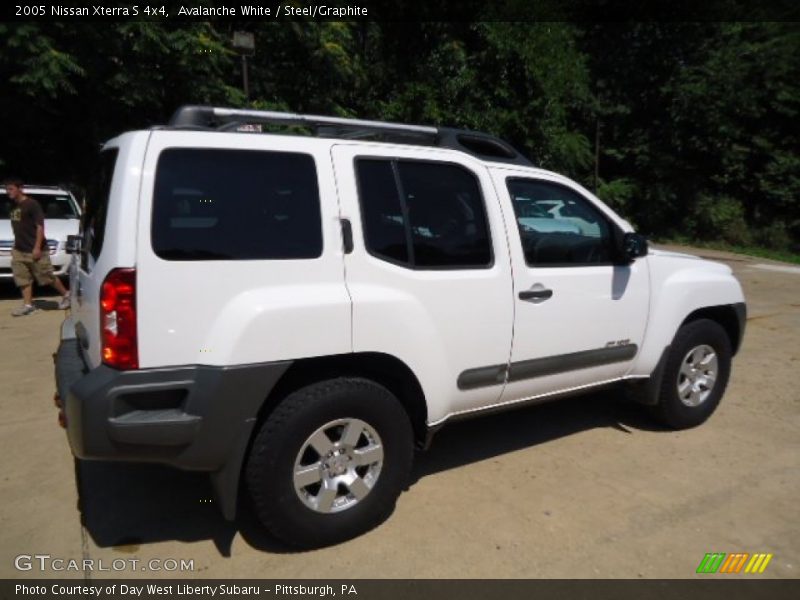 Avalanche White / Steel/Graphite 2005 Nissan Xterra S 4x4