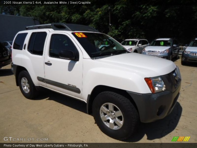 Avalanche White / Steel/Graphite 2005 Nissan Xterra S 4x4