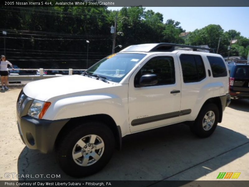 Avalanche White / Steel/Graphite 2005 Nissan Xterra S 4x4