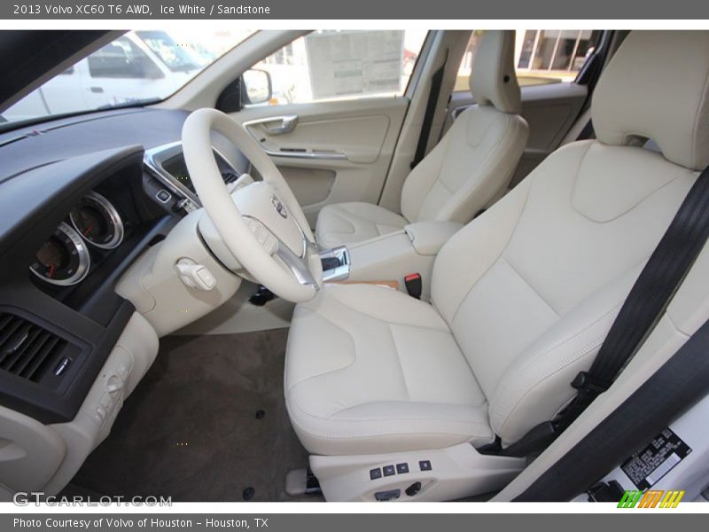 Ice White / Sandstone 2013 Volvo XC60 T6 AWD