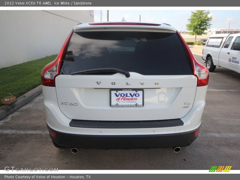 Ice White / Sandstone 2013 Volvo XC60 T6 AWD