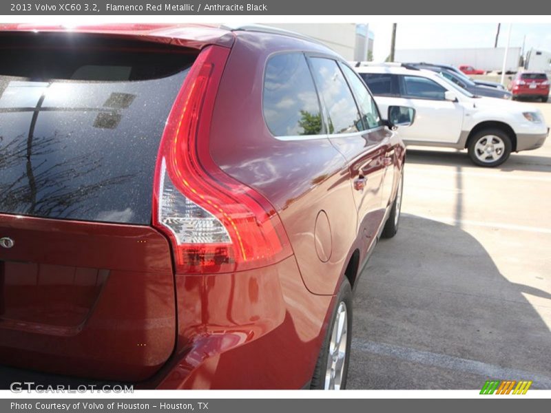 Flamenco Red Metallic / Anthracite Black 2013 Volvo XC60 3.2