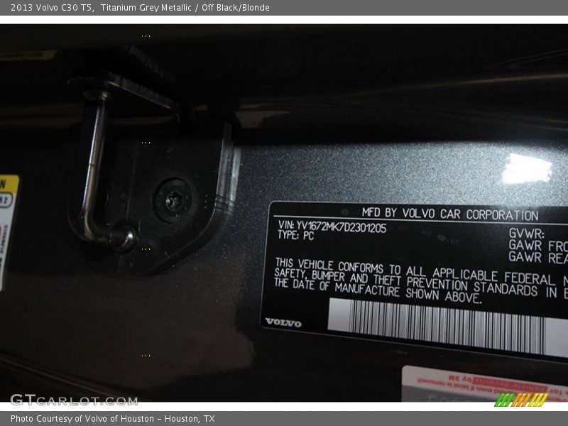 Titanium Grey Metallic / Off Black/Blonde 2013 Volvo C30 T5