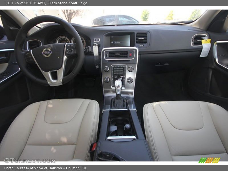 Dashboard of 2013 S60 T6 AWD