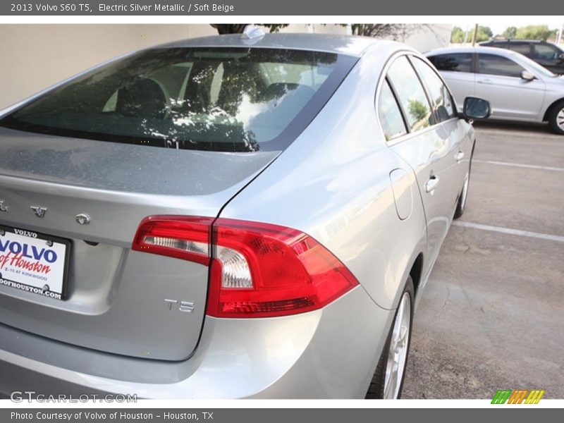 Electric Silver Metallic / Soft Beige 2013 Volvo S60 T5