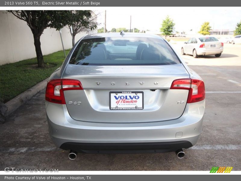 Electric Silver Metallic / Soft Beige 2013 Volvo S60 T5