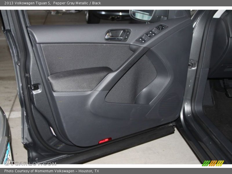 Pepper Gray Metallic / Black 2013 Volkswagen Tiguan S