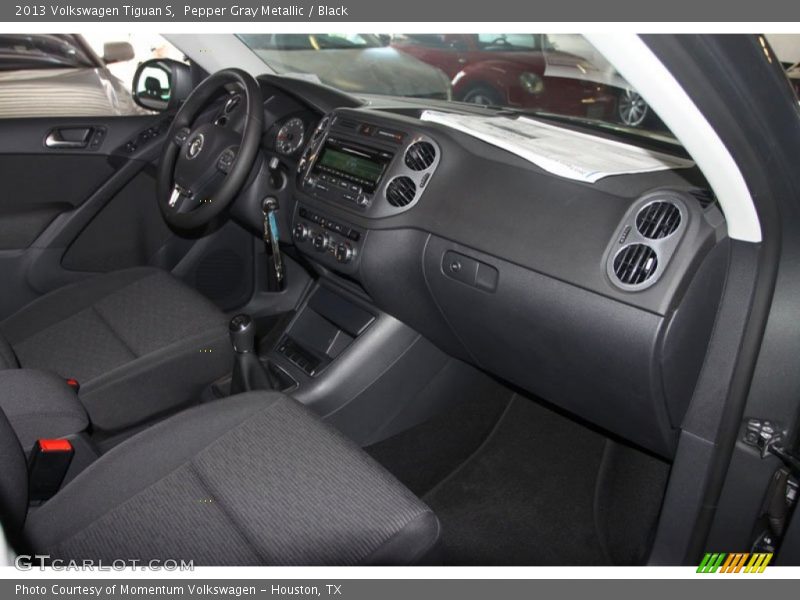 Pepper Gray Metallic / Black 2013 Volkswagen Tiguan S