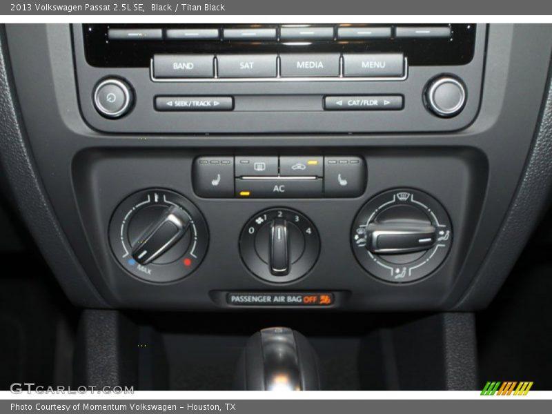 Black / Titan Black 2013 Volkswagen Passat 2.5L SE