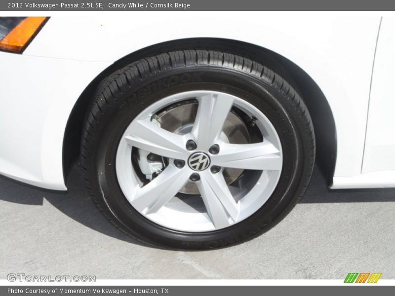 Candy White / Cornsilk Beige 2012 Volkswagen Passat 2.5L SE
