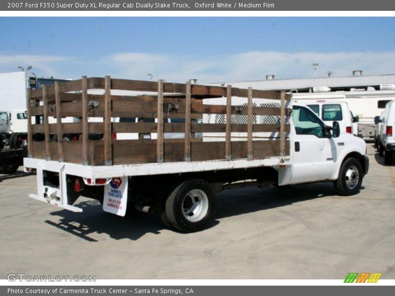 Oxford White / Medium Flint 2007 Ford F350 Super Duty XL Regular Cab Dually Stake Truck