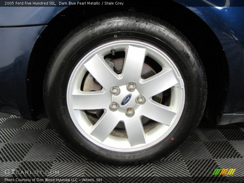  2005 Five Hundred SEL Wheel