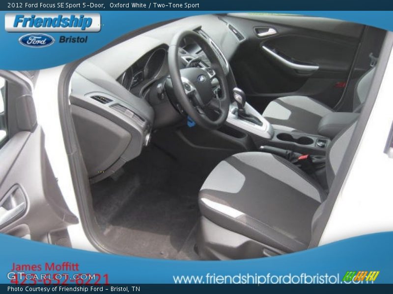 Oxford White / Two-Tone Sport 2012 Ford Focus SE Sport 5-Door