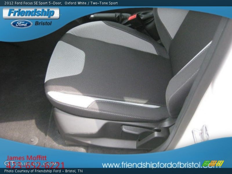 Oxford White / Two-Tone Sport 2012 Ford Focus SE Sport 5-Door