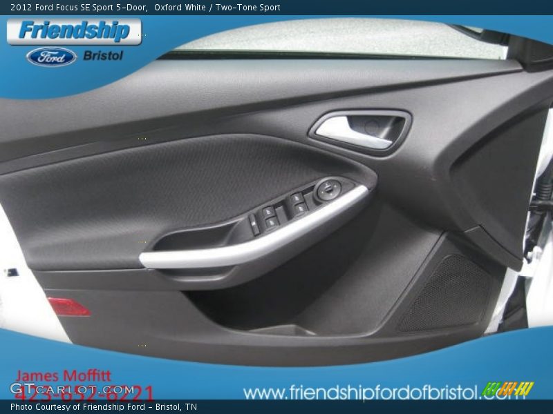 Oxford White / Two-Tone Sport 2012 Ford Focus SE Sport 5-Door