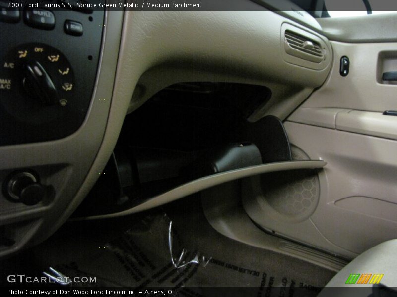 Spruce Green Metallic / Medium Parchment 2003 Ford Taurus SES